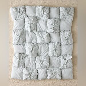 New Kai Yarn Dye Knotted Marshmallow Puff Blanket